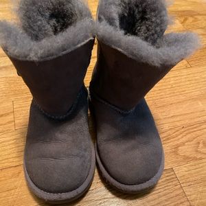 Girls Gray Uggs Toddler Size 9